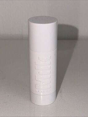 Milk Makeup flex foundation Stick light sand